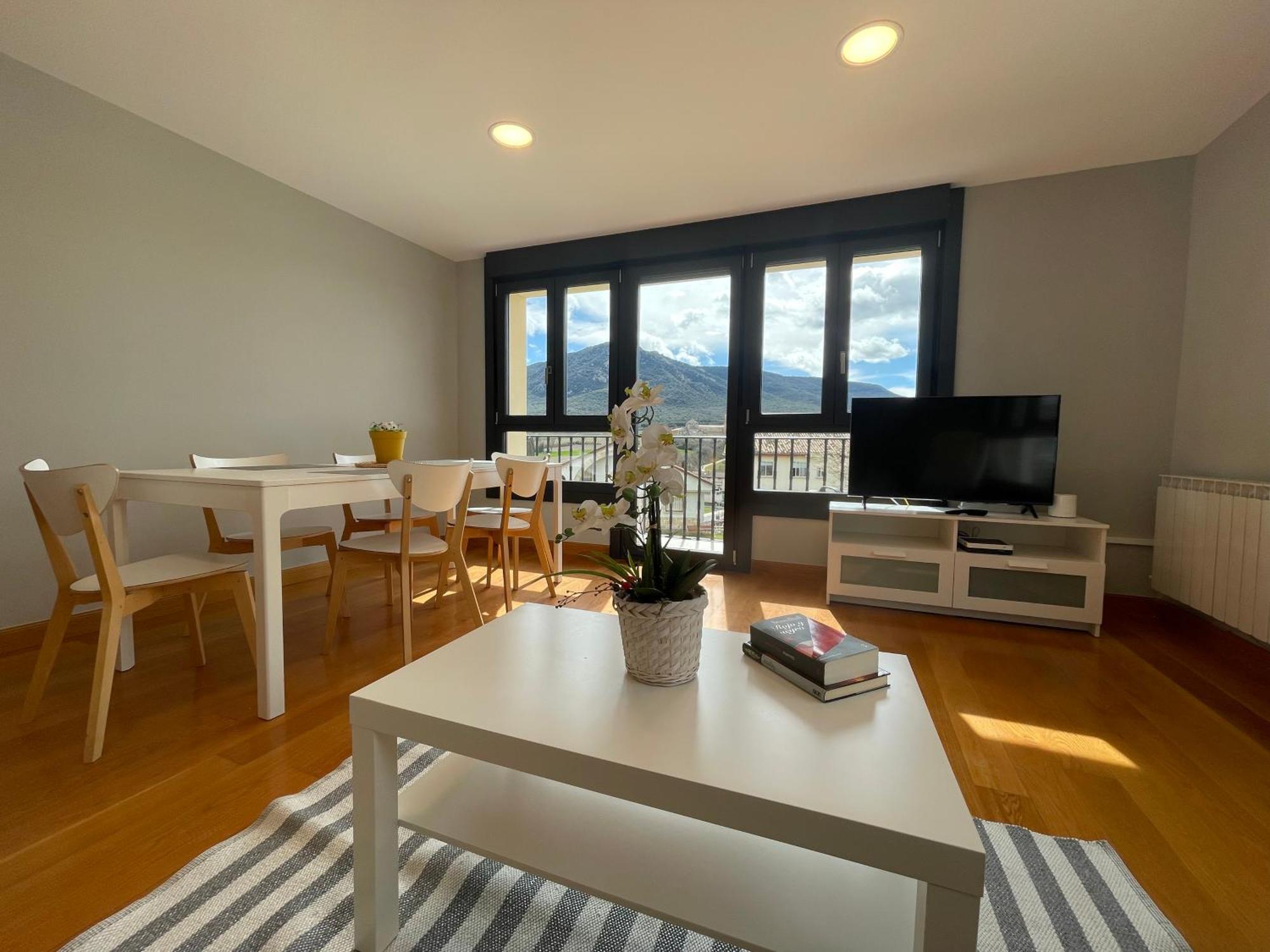 Apartamentos Montejurra 에이귀 외부 사진