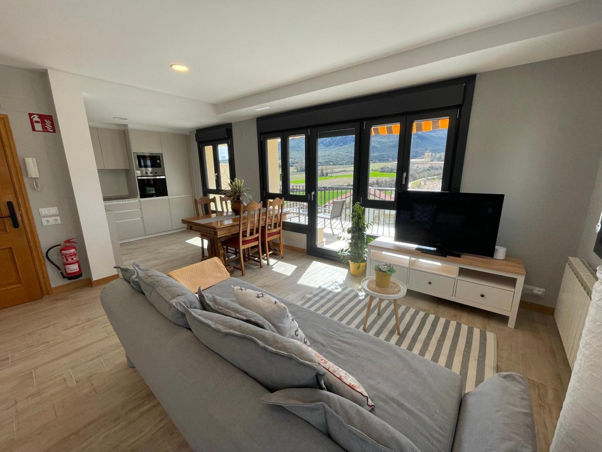 Apartamentos Montejurra 에이귀 외부 사진
